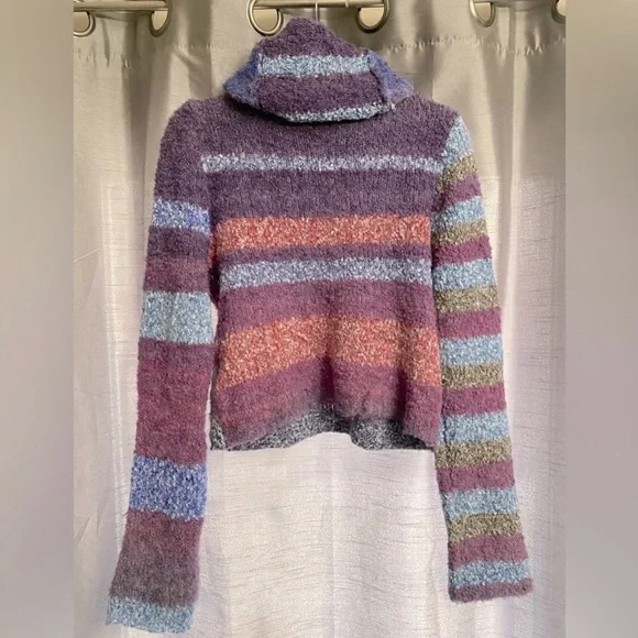 Free People Cropped Turtleneck - Picture 6 of 11